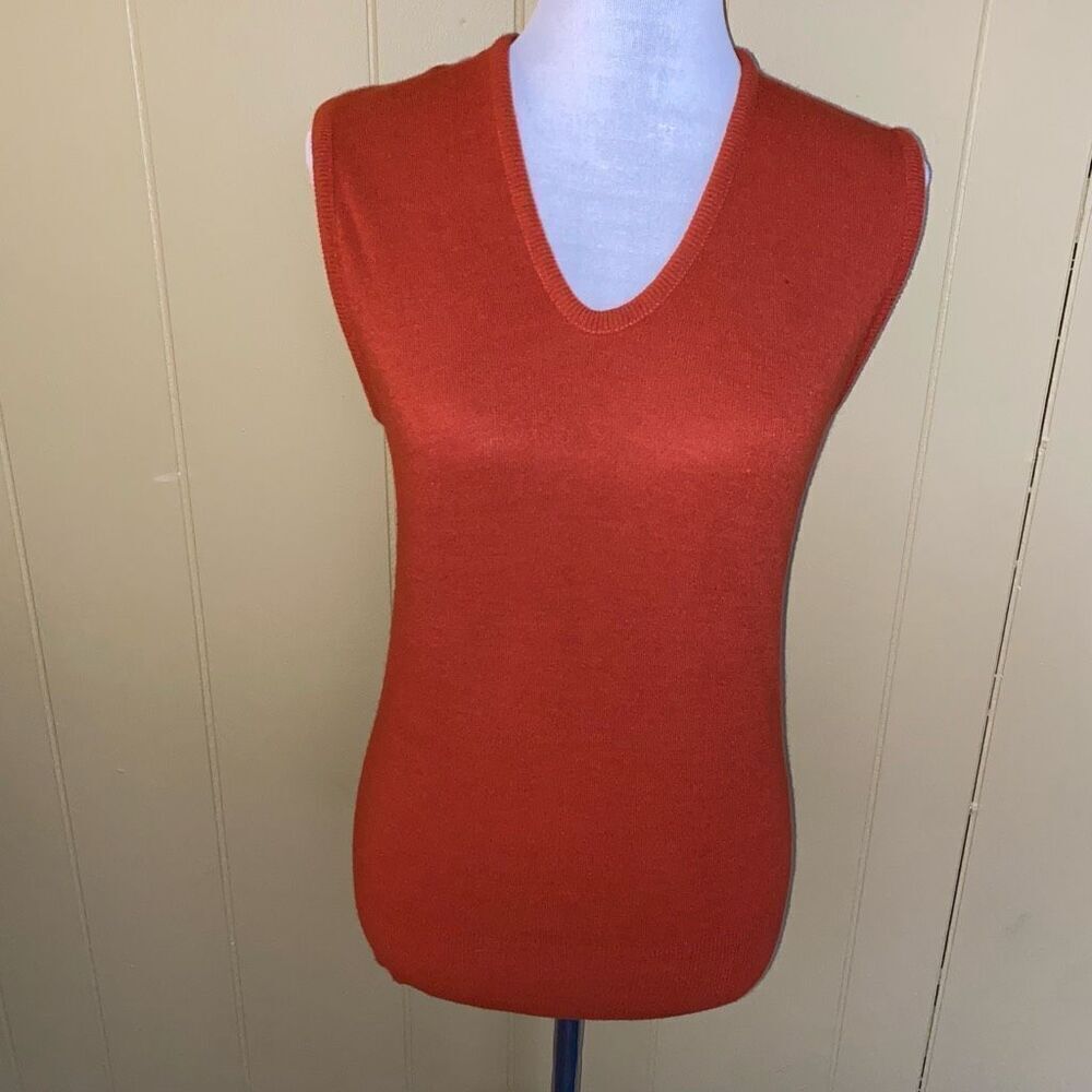 Vintage women S sleeveless v-neck sweater vest burnt orange